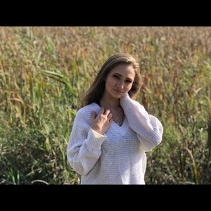 Urban Heritage Women’s Sweater White Small